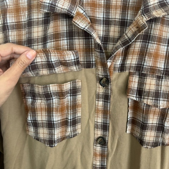 Tan plaid shacket Size Medium - Picture 6 of 10